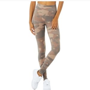 ALO Yoga☆High Waist Camo Vapor leegings.